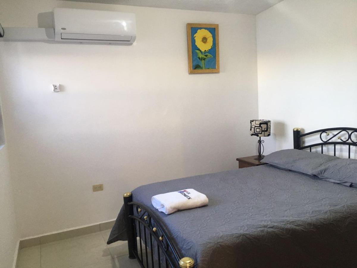 Suites Cervantes Chihuahua Esterno foto