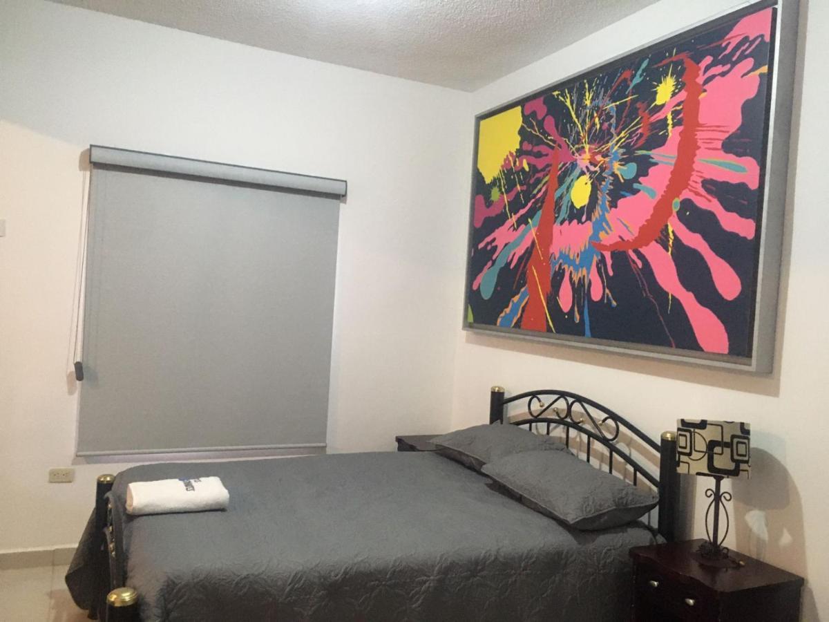 Suites Cervantes Chihuahua Esterno foto