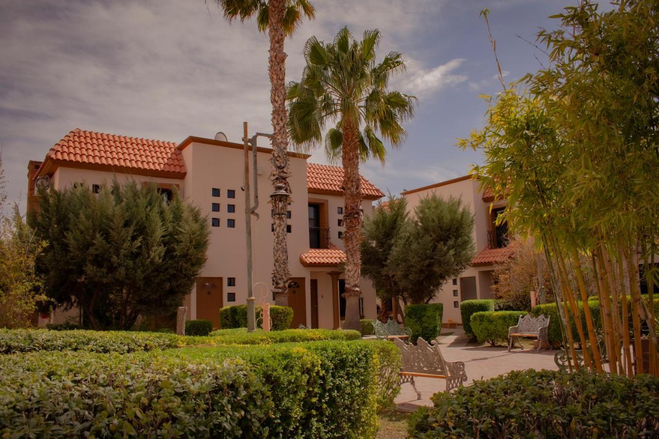 Suites Cervantes Chihuahua Esterno foto