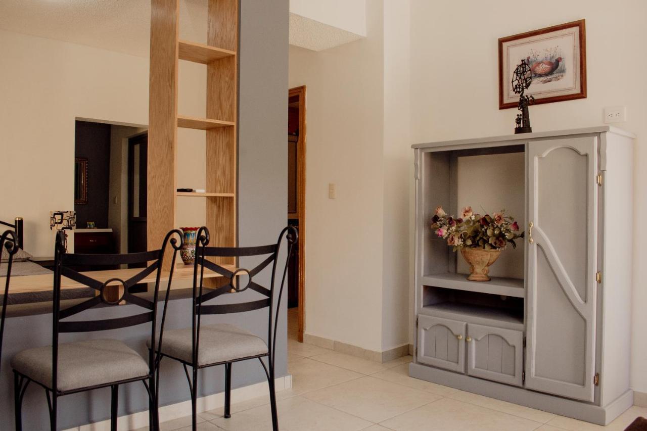 Suites Cervantes Chihuahua Esterno foto