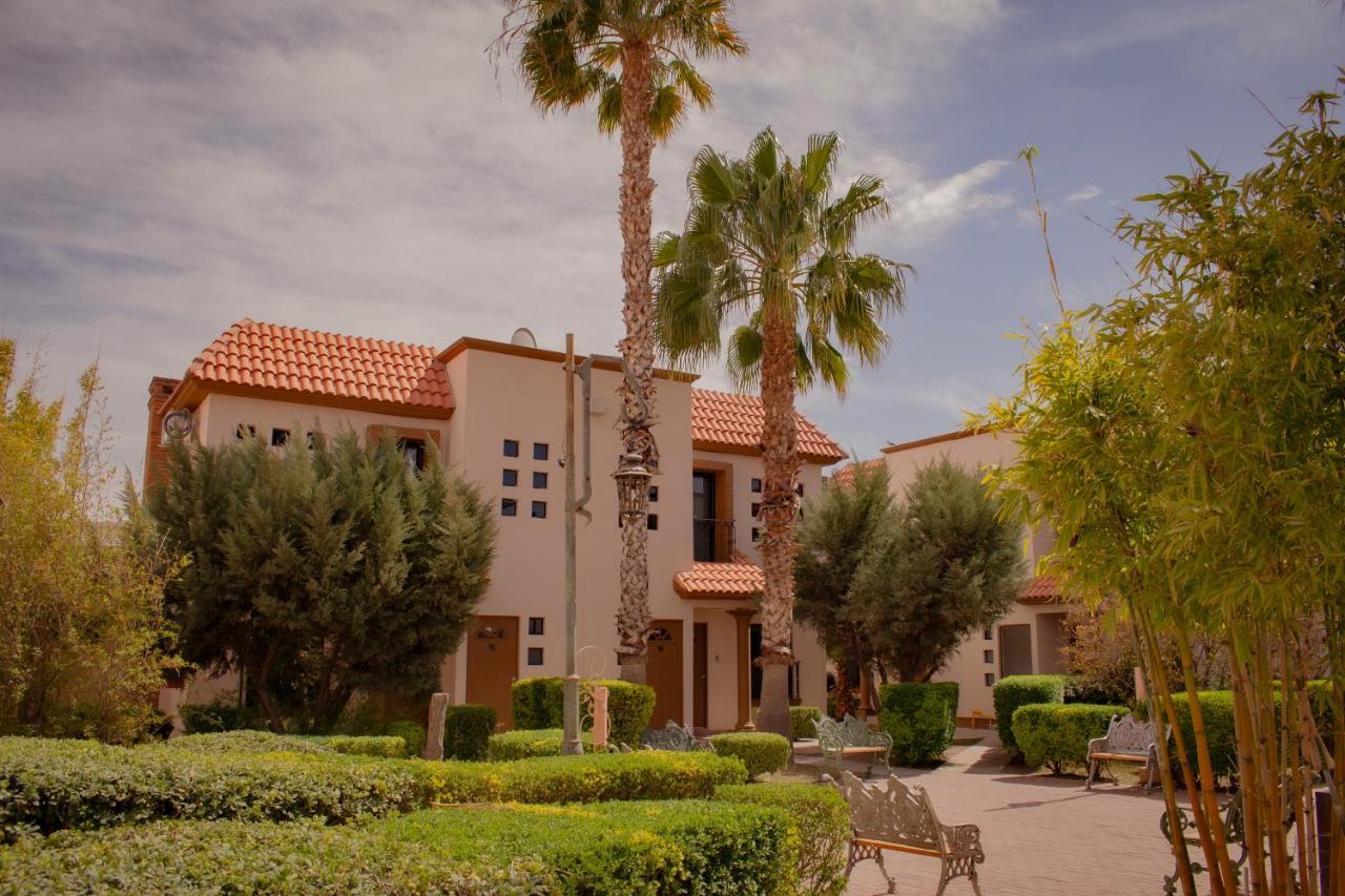 Suites Cervantes Chihuahua Esterno foto