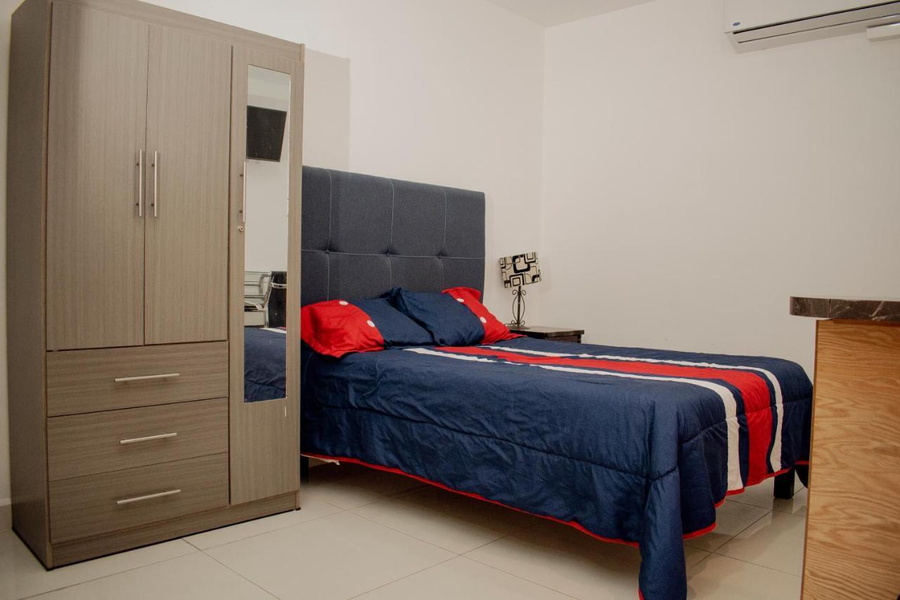 Suites Cervantes Chihuahua Esterno foto