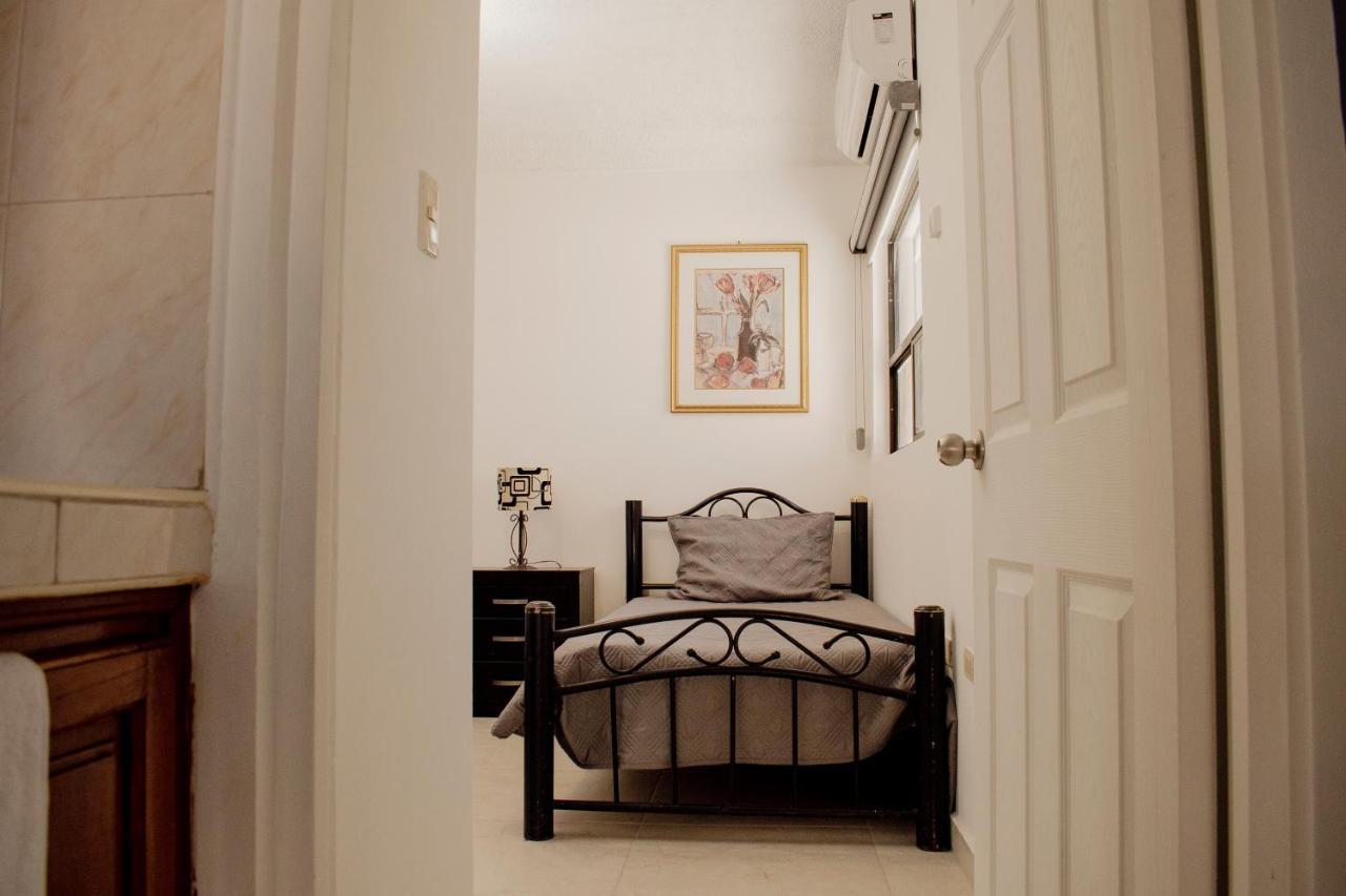Suites Cervantes Chihuahua Esterno foto